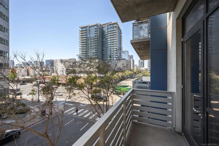 527 10th Avenue #302 photo 3