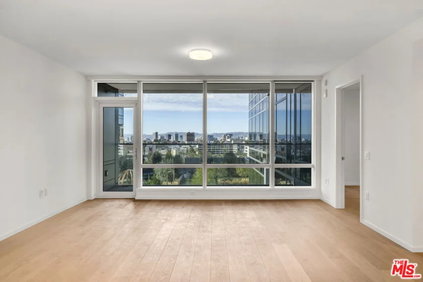877 Francisco Street #1616 photo 2