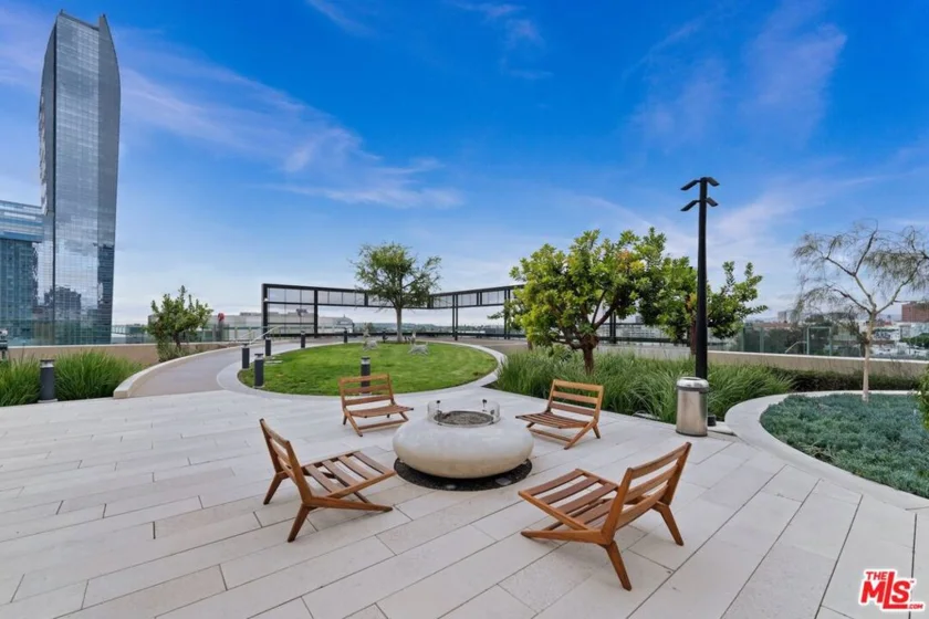 889 Francisco Street #1508 photo 20