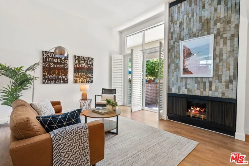 4715 La Villa Marina #B photo 1