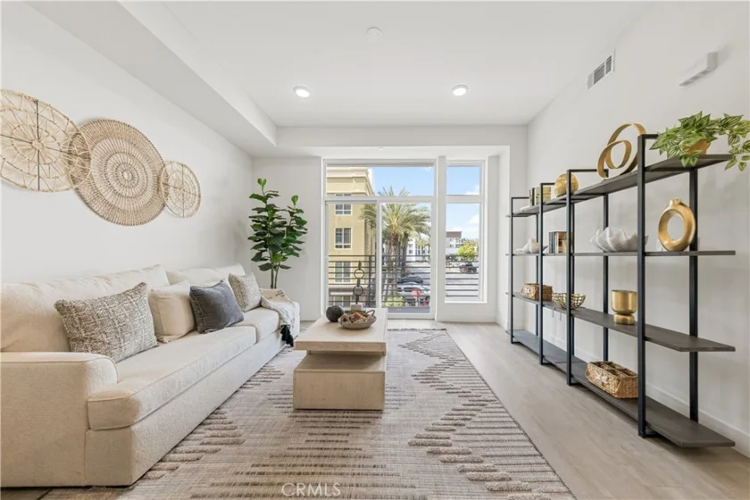 168 S Monterey Street #305 photo 8