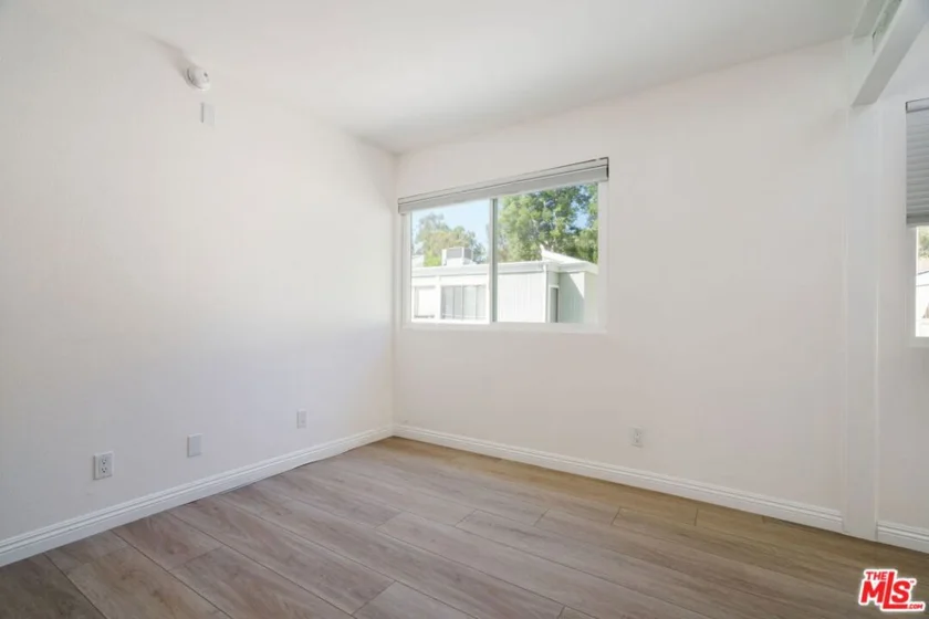 22125 Burbank Boulevard #7 photo 13