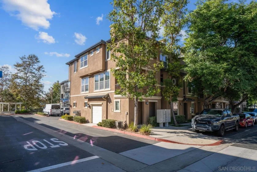 1613 Yellow Pine Place photo 1