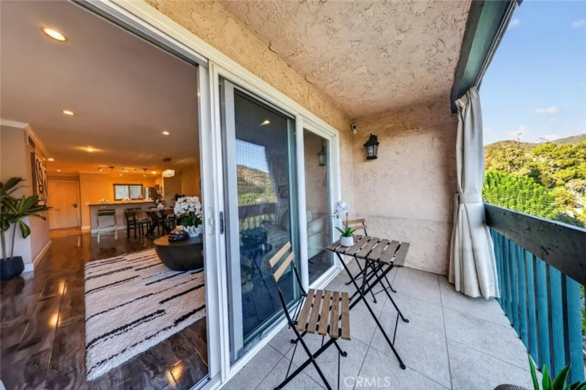 2940 N Verdugo Road #322 photo 3