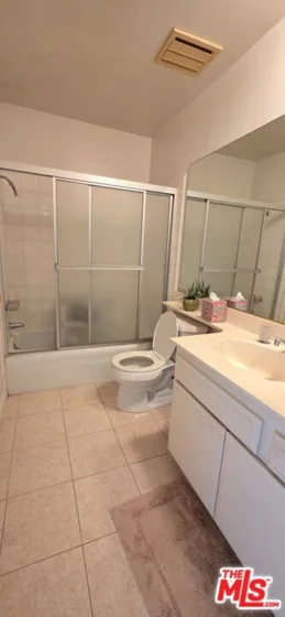 17707 Magnolia Boulevard photo 21