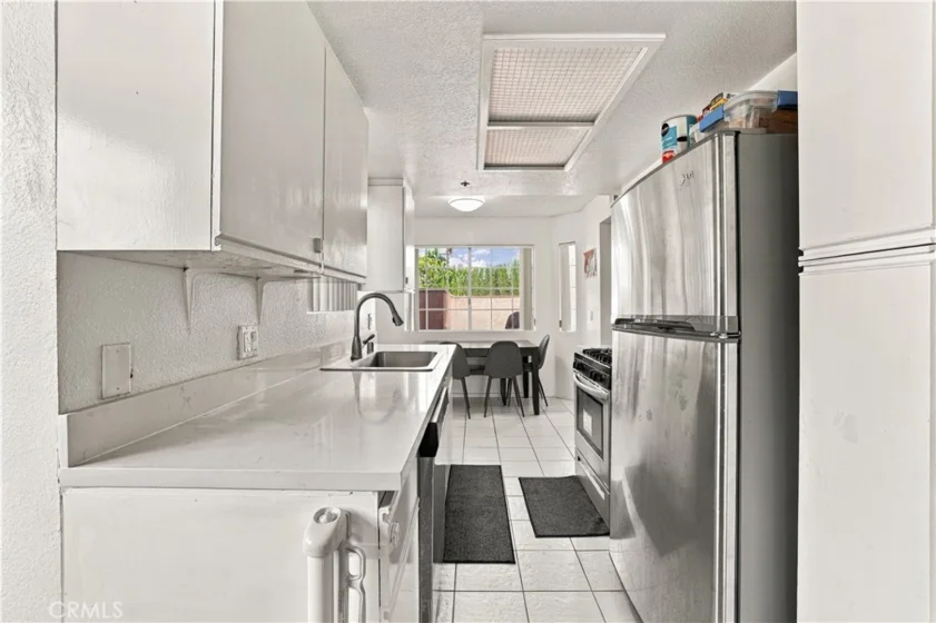 147 W Acacia #160 photo 13