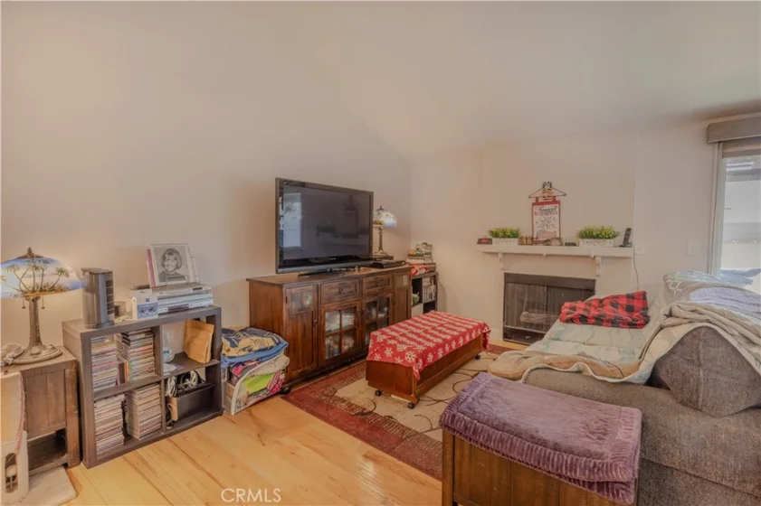 579 Parkview photo 5