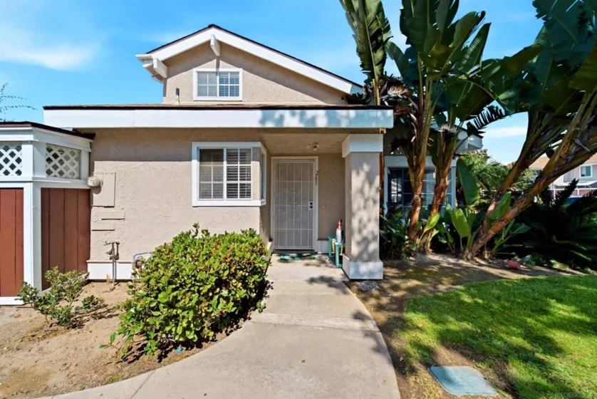 261 Riverview Way photo 1