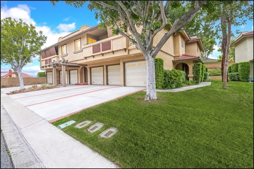 25221 Tanoak Lane photo 1