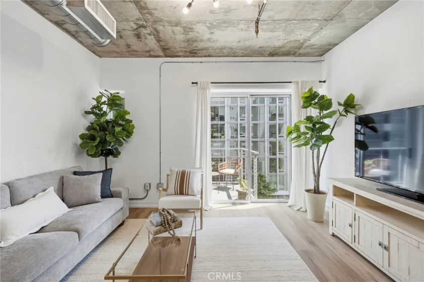 645 W 9th Street #424 photo 13