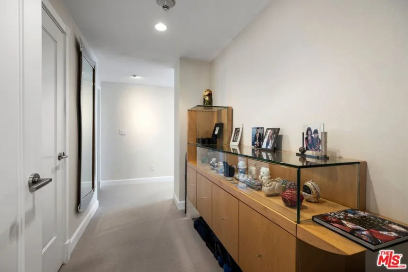 900 W Olympic Boulevard #46G photo 31