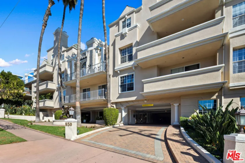 930 N Doheny Drive #412 photo 1