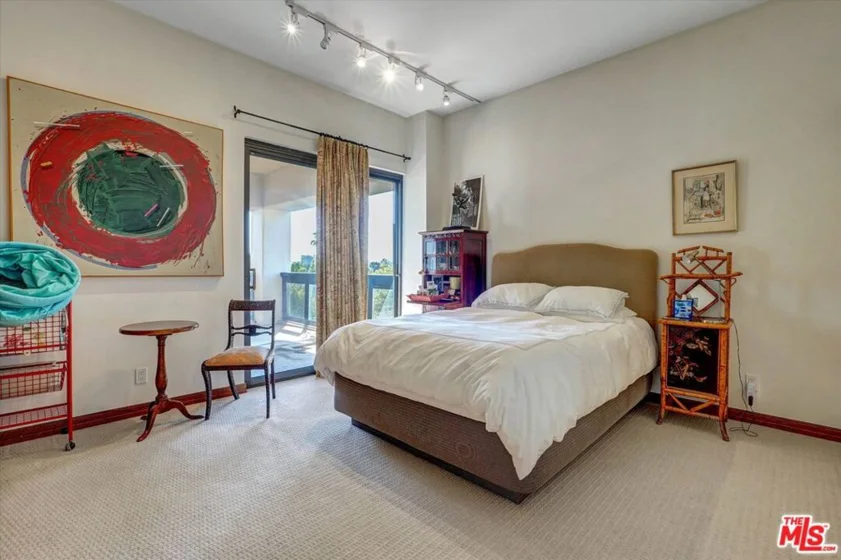 10445 Wilshire Boulevard #504 photo 29