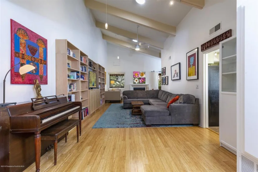 4542 Coldwater Canyon Avenue #10 photo 1