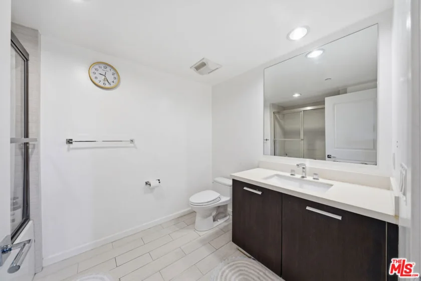147 N Berendo Street #301 photo 4