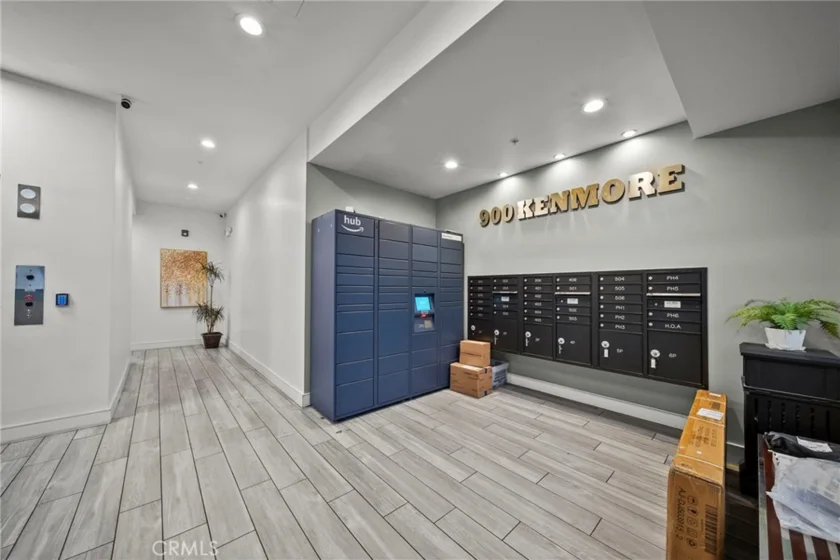 900 S Kenmore Avenue #504 photo 16