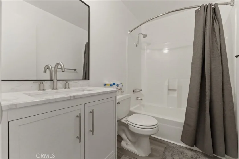 15425 Sherman Way #240 photo 24