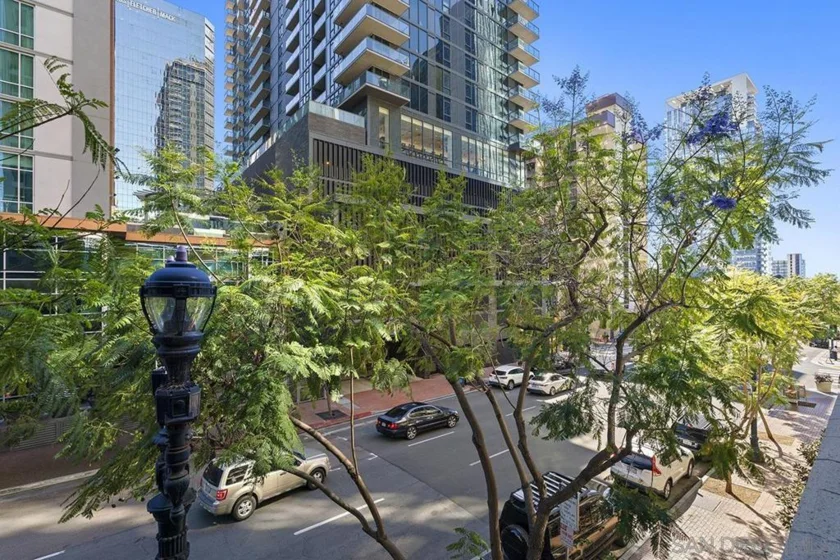 425 W Beech Street #303 photo 12