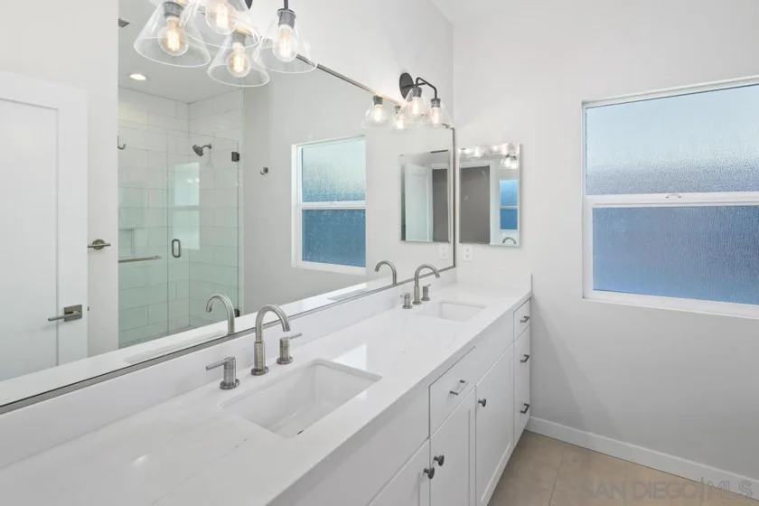 1345 Holly Avenue photo 18