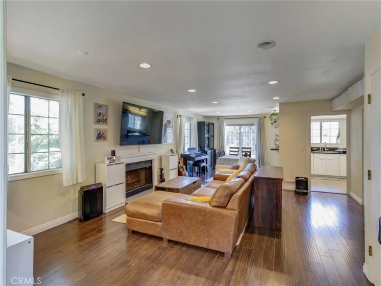 379 N Mentor Avenue #1 photo 31