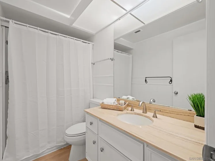 12140 Rancho Bernardo Drive #B photo 9