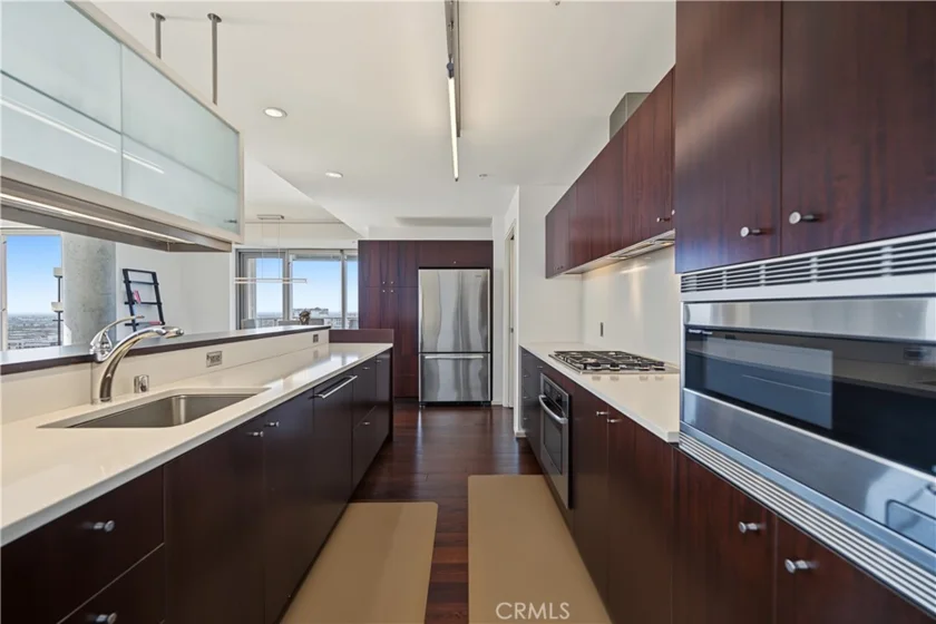 1155 S S Grand Avenue #1601 photo 8