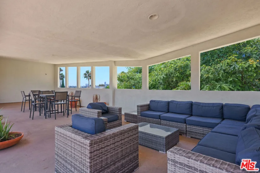 960 Larrabee Street #328 photo 24