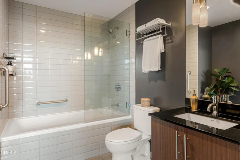 530 S Hewitt Street #455 photo 20