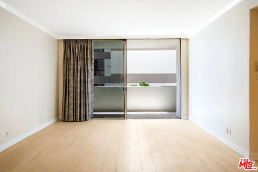 10433 Wilshire Boulevard #405 photo 9