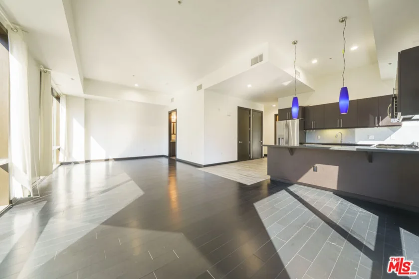 655 S Hope Street #704 photo 18