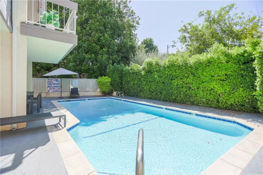 4542 Willis Avenue #302 photo 37