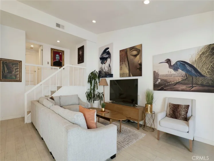4414 W Kling Street photo 3