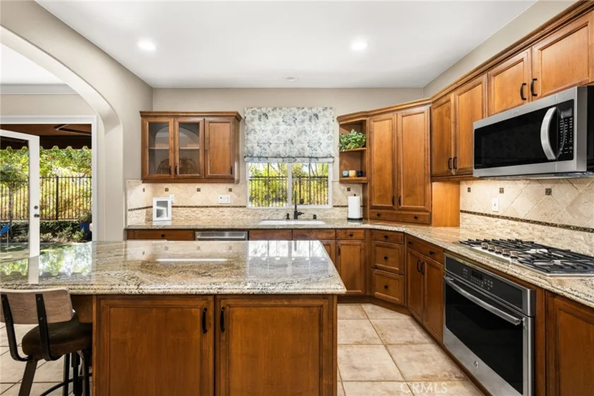 101 Talmadge photo 16
