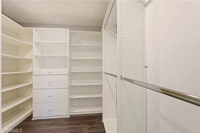 4542 Willis Avenue #302 photo 21