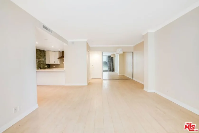 10433 Wilshire Boulevard #405 photo 13