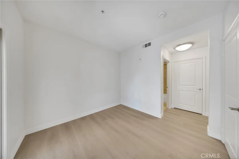 128 N Oak Knoll #111 photo 30