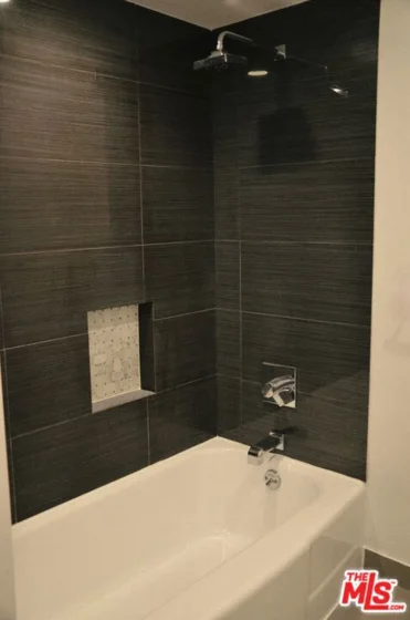 1328 Havenhurst Drive #202 photo 31