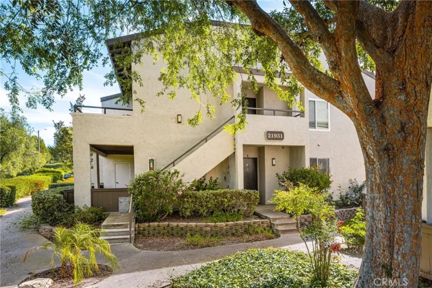 21931 Rimhurst #117 photo 1