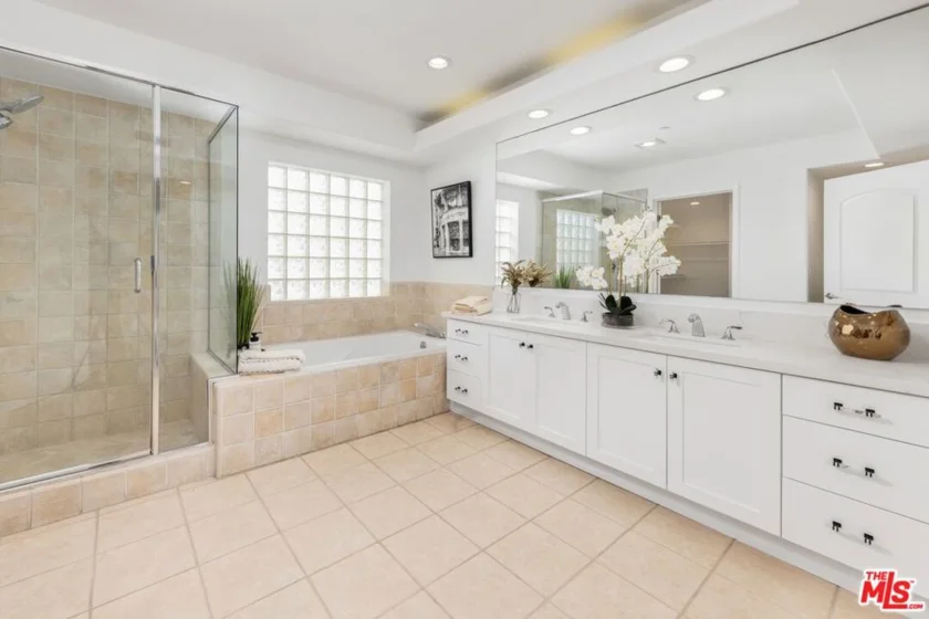 11766 W Sunset Boulevard #302 photo 4
