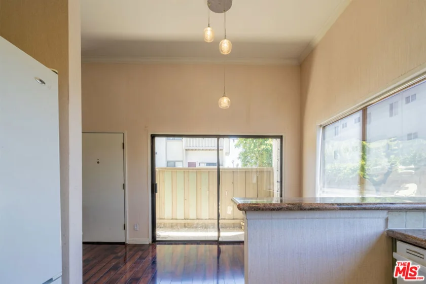 18445 Hatteras Street #504 photo 16
