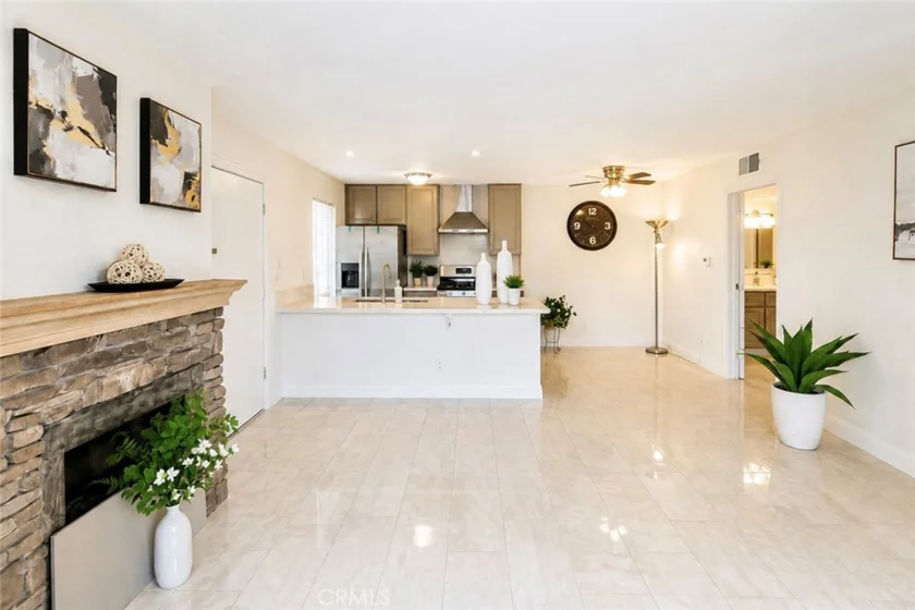 2827 S Fairview Street #G photo 4