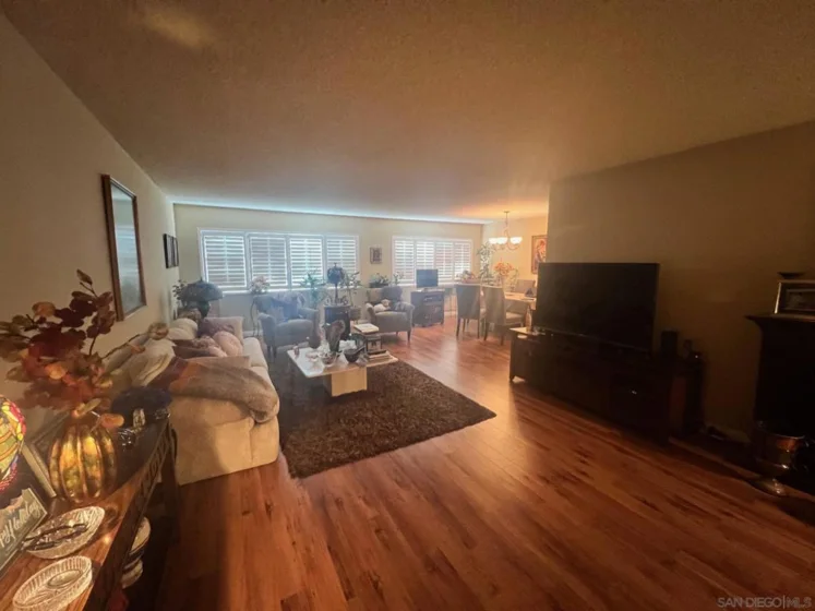 4487 Colbath Avenue #207 photo 11