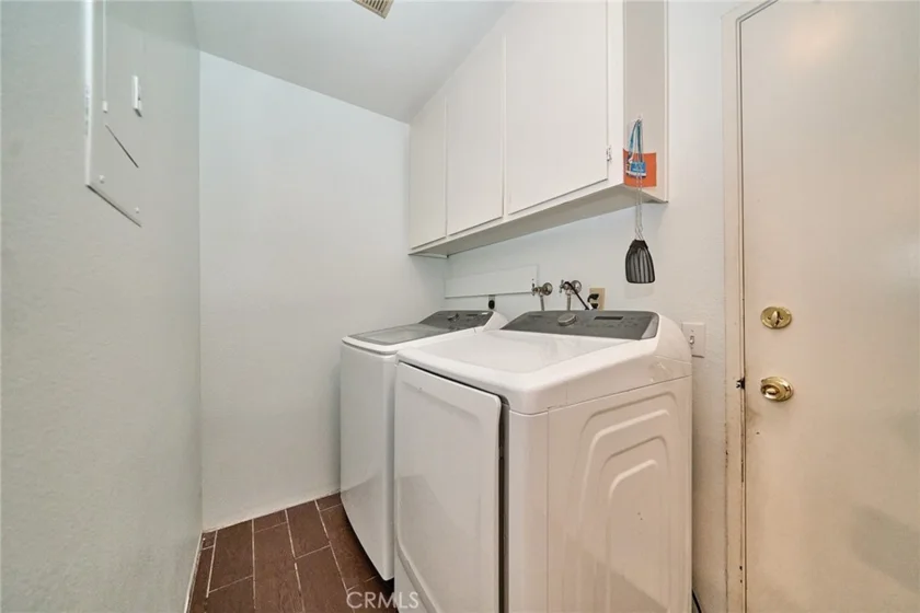 380 Deerfield photo 17