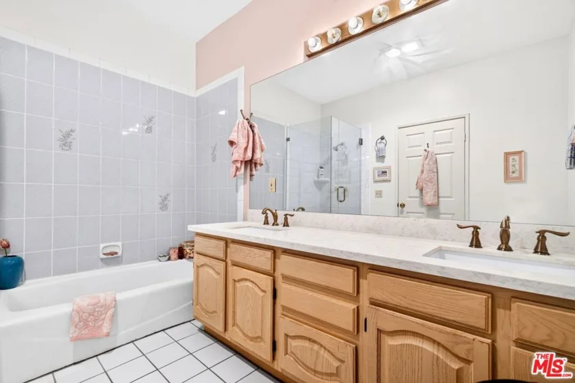 1741 Colby Avenue #203 photo 35