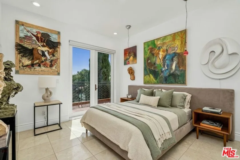 137 S Spalding Drive #401 photo 23