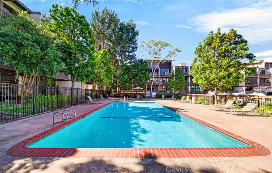 6229 N Marina Pacifica photo 35