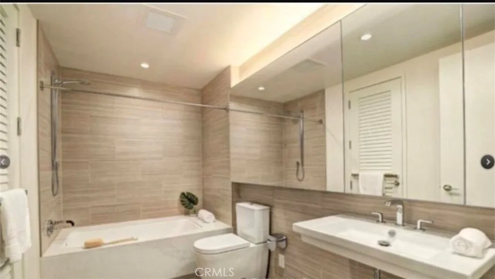 877 Francisco #707 photo 5