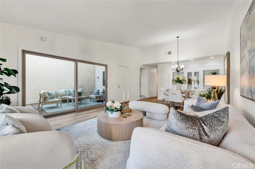 8605 Solano #1005-B photo 2