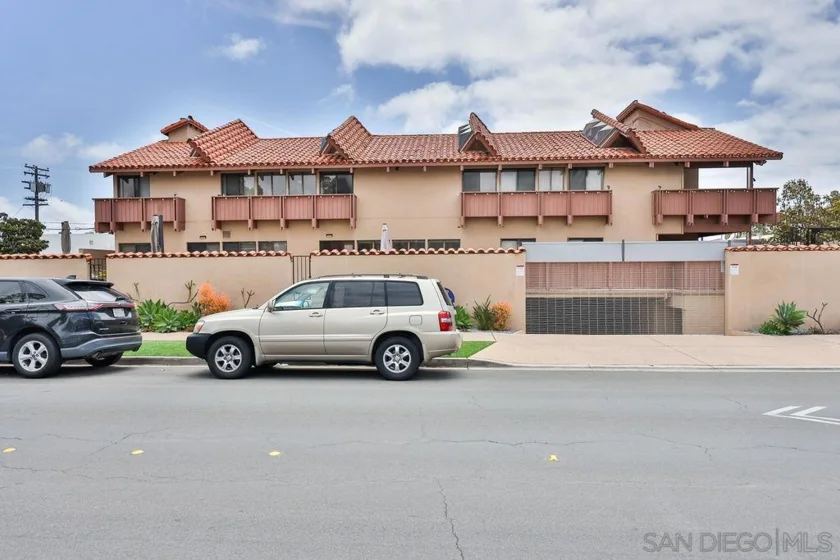 835 D Avenue #4 photo 5