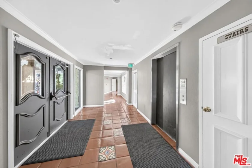 3481 Stancrest Drive #211 photo 3